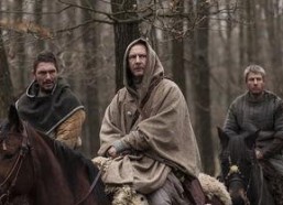 孤国春秋 第一季,探寻末世孤岛的生存传奇